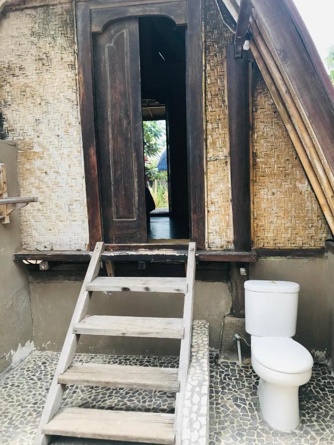 The Exile Sunset Bar & Bungalow Gili Trawangan Exterior photo